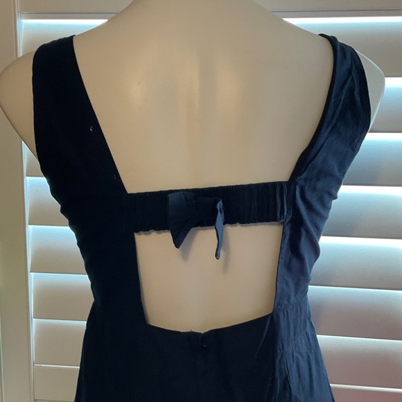 Chic Navy Dress with White Stripes - Picture 6 of 11